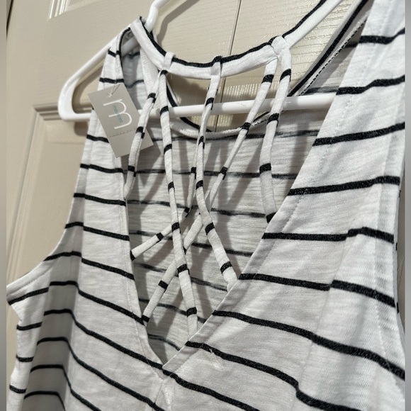 NWT - Women’s Tank - Picture 6 of 9